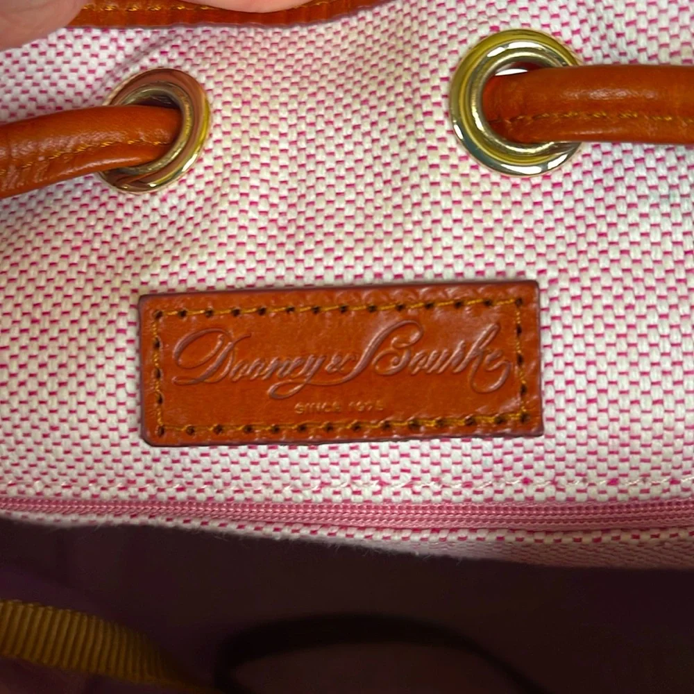 NWOT DOONEY & BOURKE EUROPEAN PEBBLE GRAIN RED LEATHER BUCKET BAG & WALLET - Picture 9 of 17